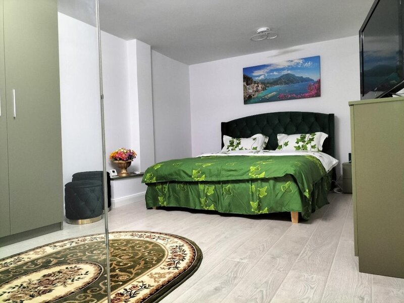 Obor, Colentina, Maior Bacila.